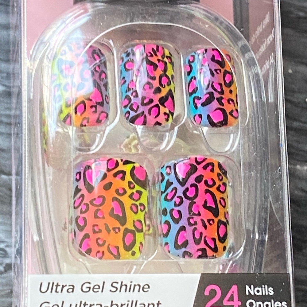 imPRESS Press-on Nails